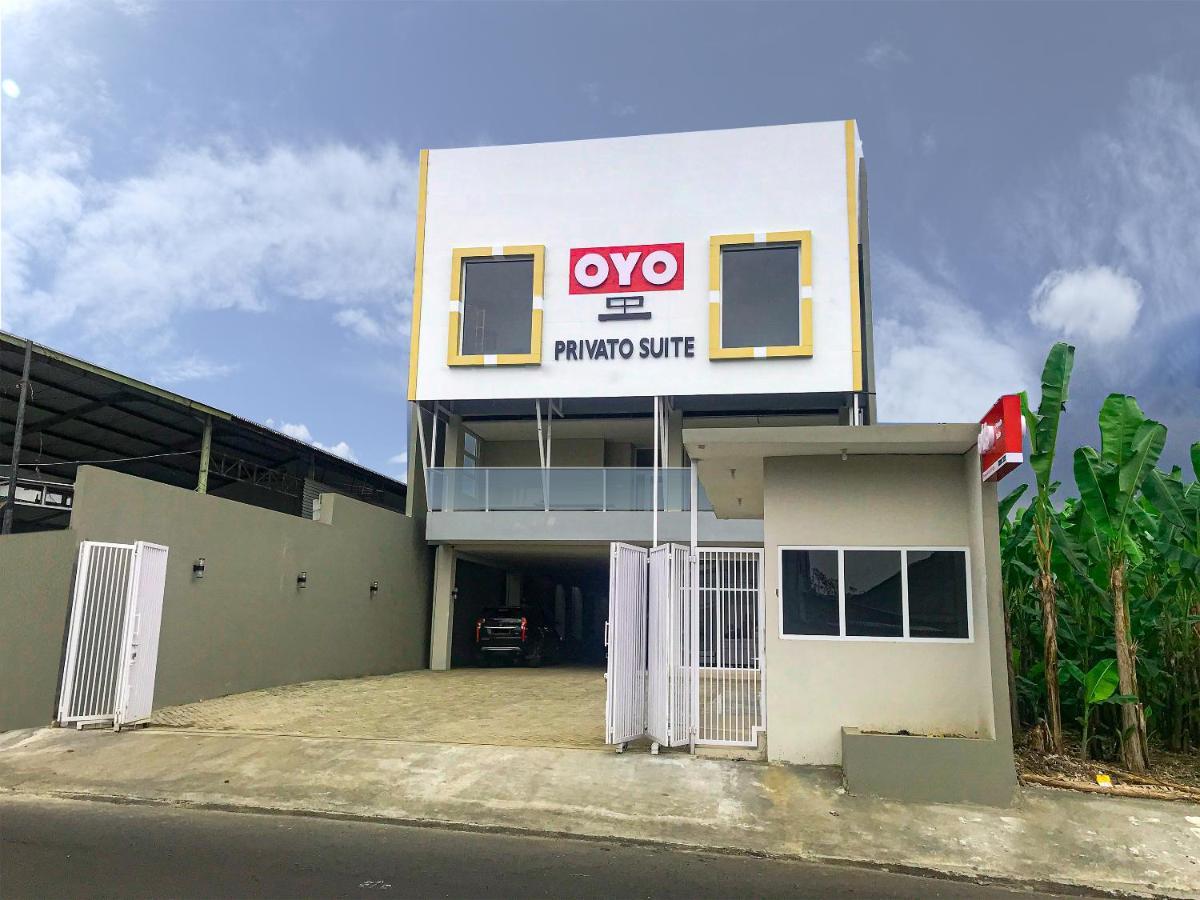 Oyo 2816 Privato Suite Kembaran Zewnętrze zdjęcie