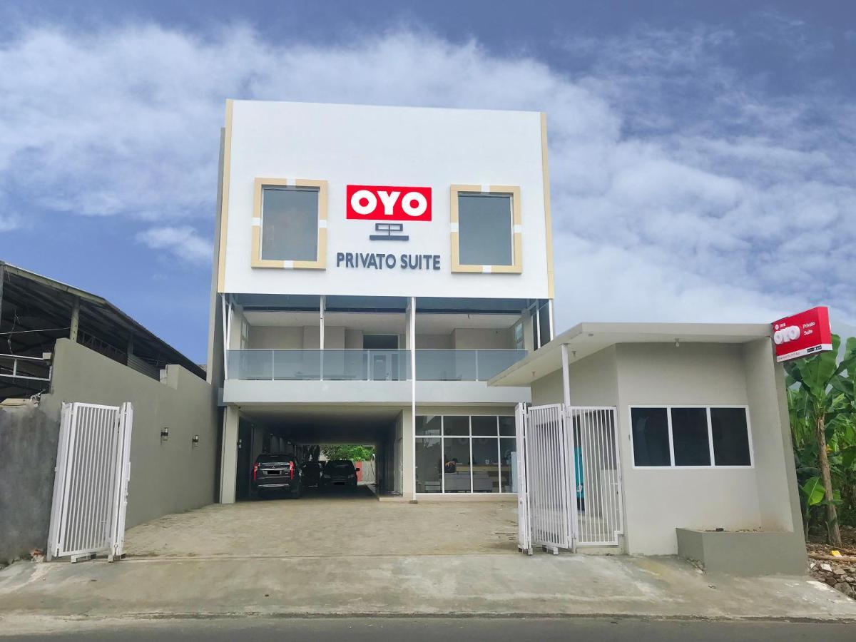 Oyo 2816 Privato Suite Kembaran Zewnętrze zdjęcie